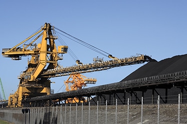 13 tonne Luffing Cylinder overhaul for Newcastle coal terminal
